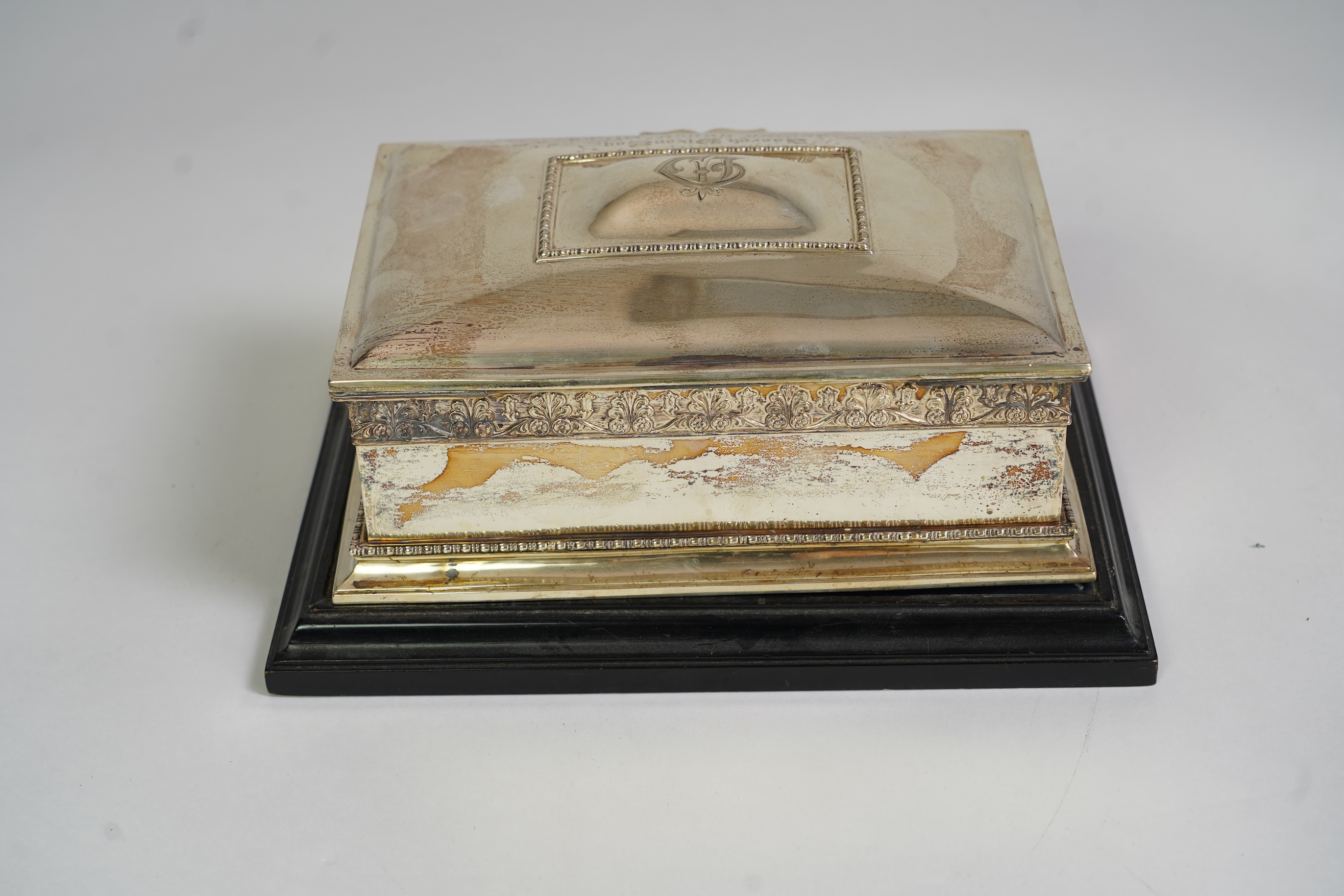 An Edwardian silver presentation cigar box, by Cooper Brothers and Sons